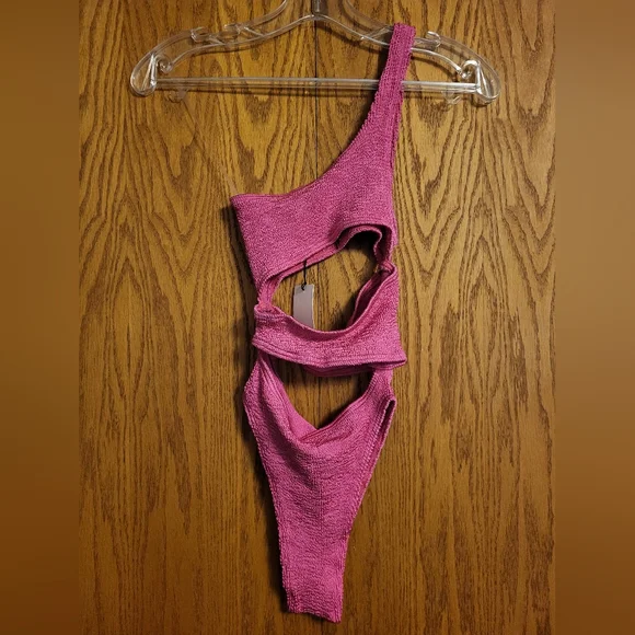 NWT bond-eye Australia Fuchsia Rico Bound Crinkle One Piece Swimsuit Un-Sized - Picture 2 of 7